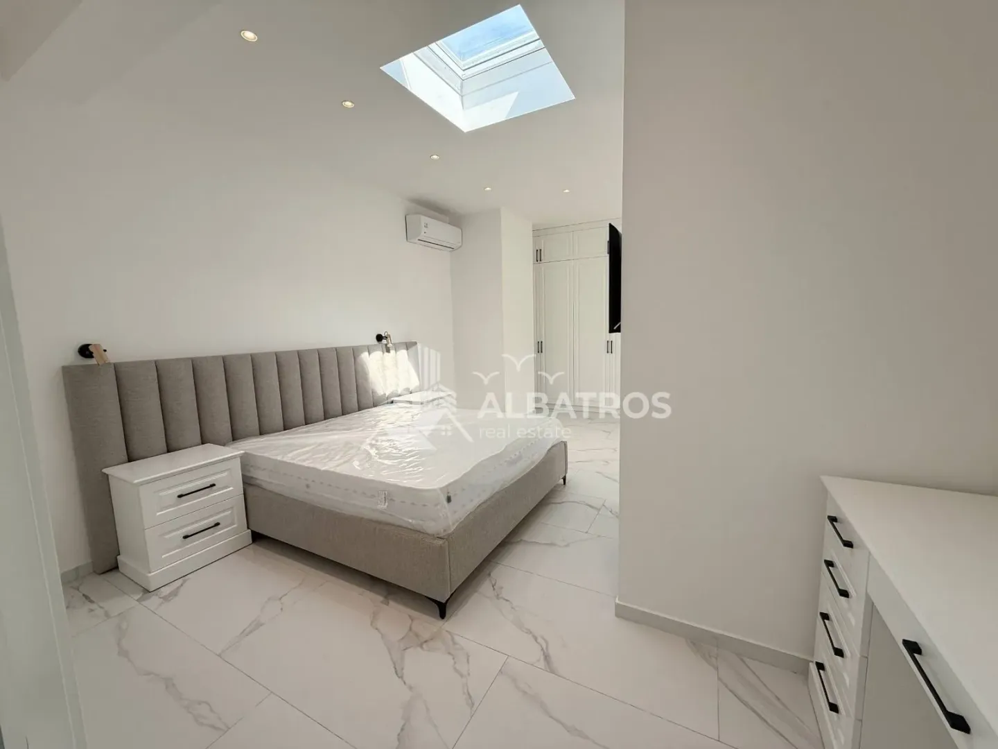 Sale, three bedroom apartment, 442m², Soho City, Bar