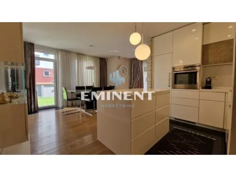 Prodaja, kuća, 345m², Surčin, Beograd - image 4