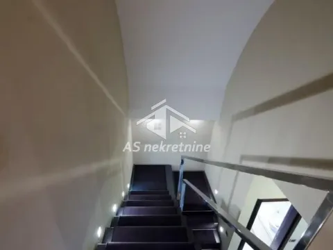 Izdavanje, stan, 160m², Crveni Krst, Beograd - image 32