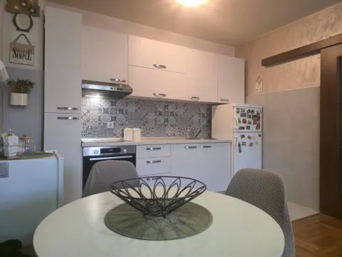 Prodaja, jednosoban stan, 49m², Stari Aerodrom, Podgorica - image 4