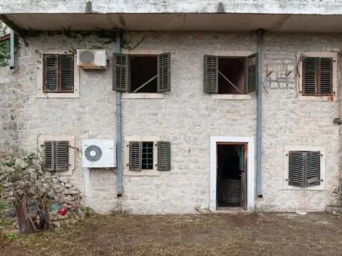 Prodaja, kuća, 166m², Herceg Novi, Crna Gora - image 1