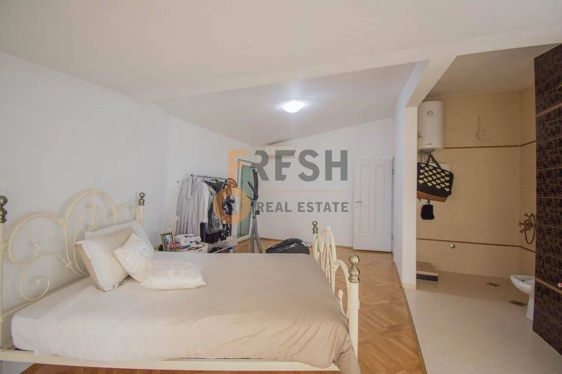 Rent, house, 270m², Zagorič, Podgorica