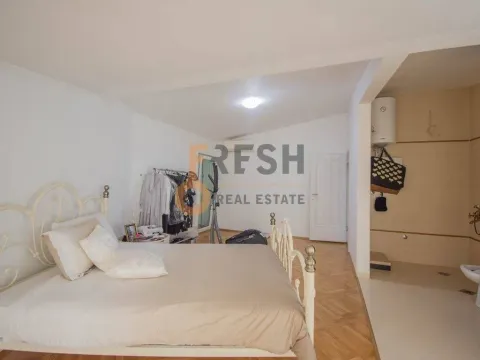 Izdavanje, kuća, 270m², Zagorič, Podgorica - image 20