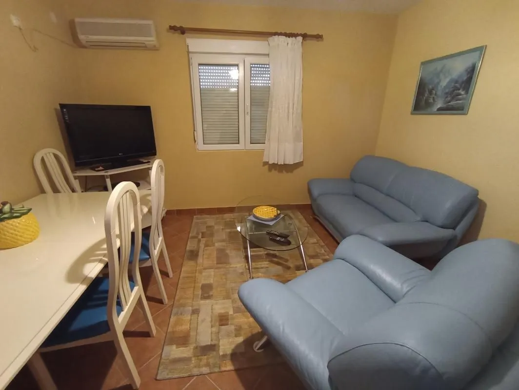Rent, one bedroom apartment, 55m², Šušanj, Bar