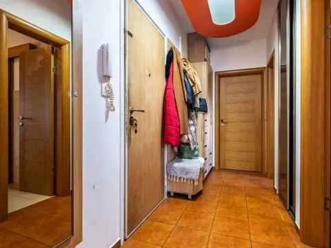 Sale, three bedroom apartment, 136m², Podgorica, Crna Gora - image 16