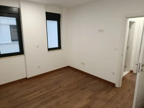 Izdavanje, dvosoban stan, 64m², Tološka šuma, Podgorica - image 10