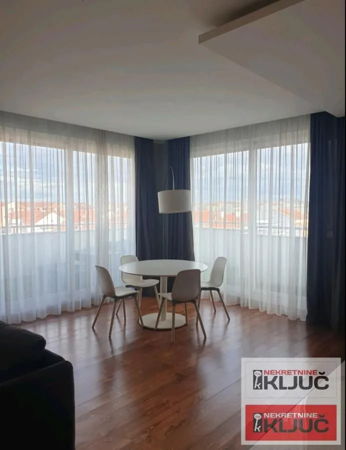 Izdavanje, trosoban stan, 136m², Sajmište, Novi Sad