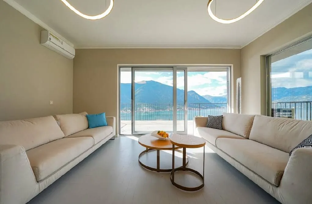 Prodaja, trosoban stan, 158m², Dobrota, Kotor