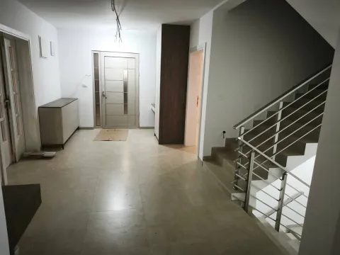 Rent, house, 360m², Donja Gorica, Podgorica - image 6