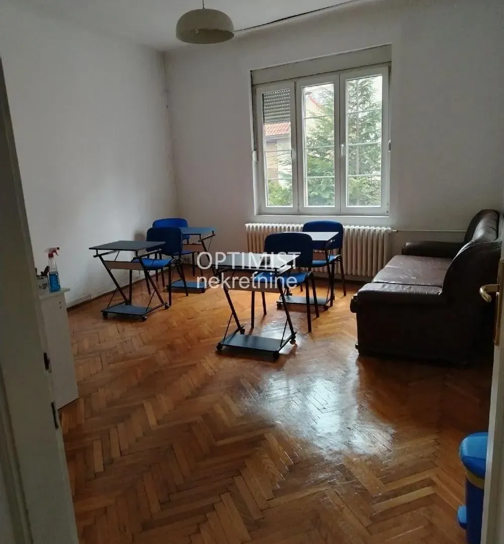 Izdavanje, trosoban stan, 95m², Lekino Brdo, Voždovac Sve Podlokacije