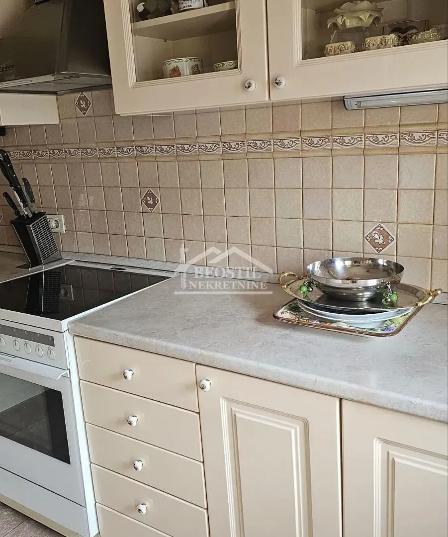 Izdavanje, stan, 191m², Stari Grad, Beograd