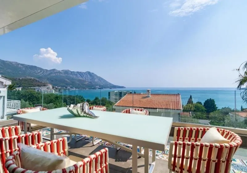 Sale, house, 831m², Bečići, Budva