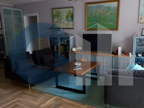 Prodaja, dvosoban stan, 70m², Zemun Sve Podlokacije, Beograd