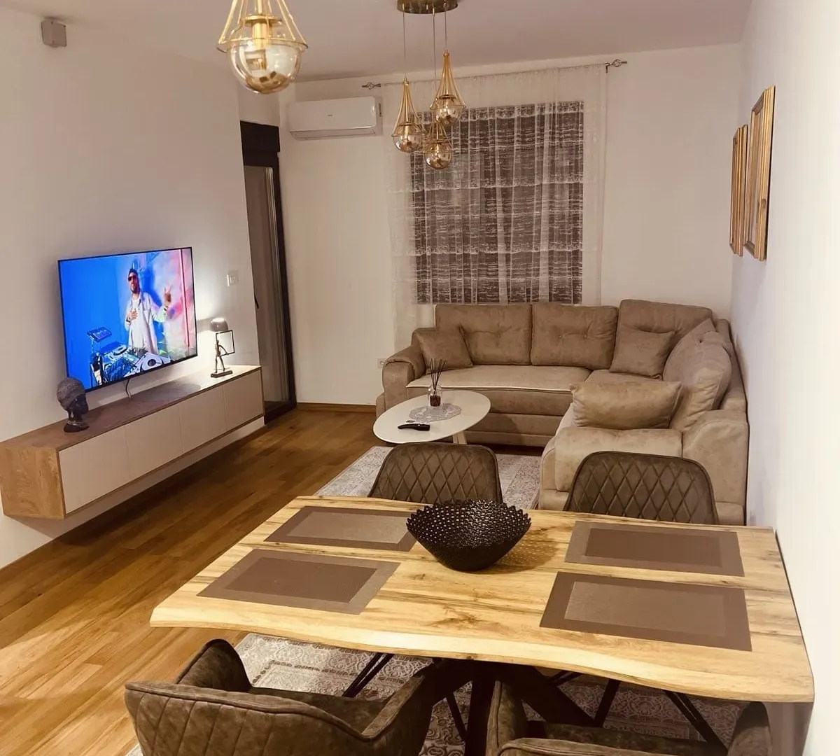 Izdavanje, jednosoban stan, 45m², City Kvart, Podgorica