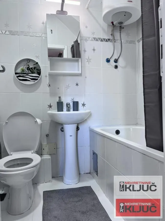 Prodaja, dvosoban stan, 42m², Centar, Novi Sad
