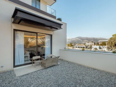 Izdavanje, jednosoban stan, 95m², Porto Montenegro, Tivat - image 17