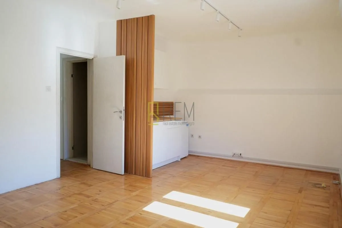 Rent, office space, 174m², Centar, Podgorica