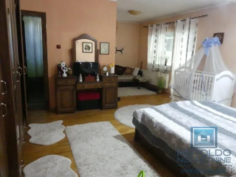 Prodaja, kuća, 380m², Pivara, Jagodina