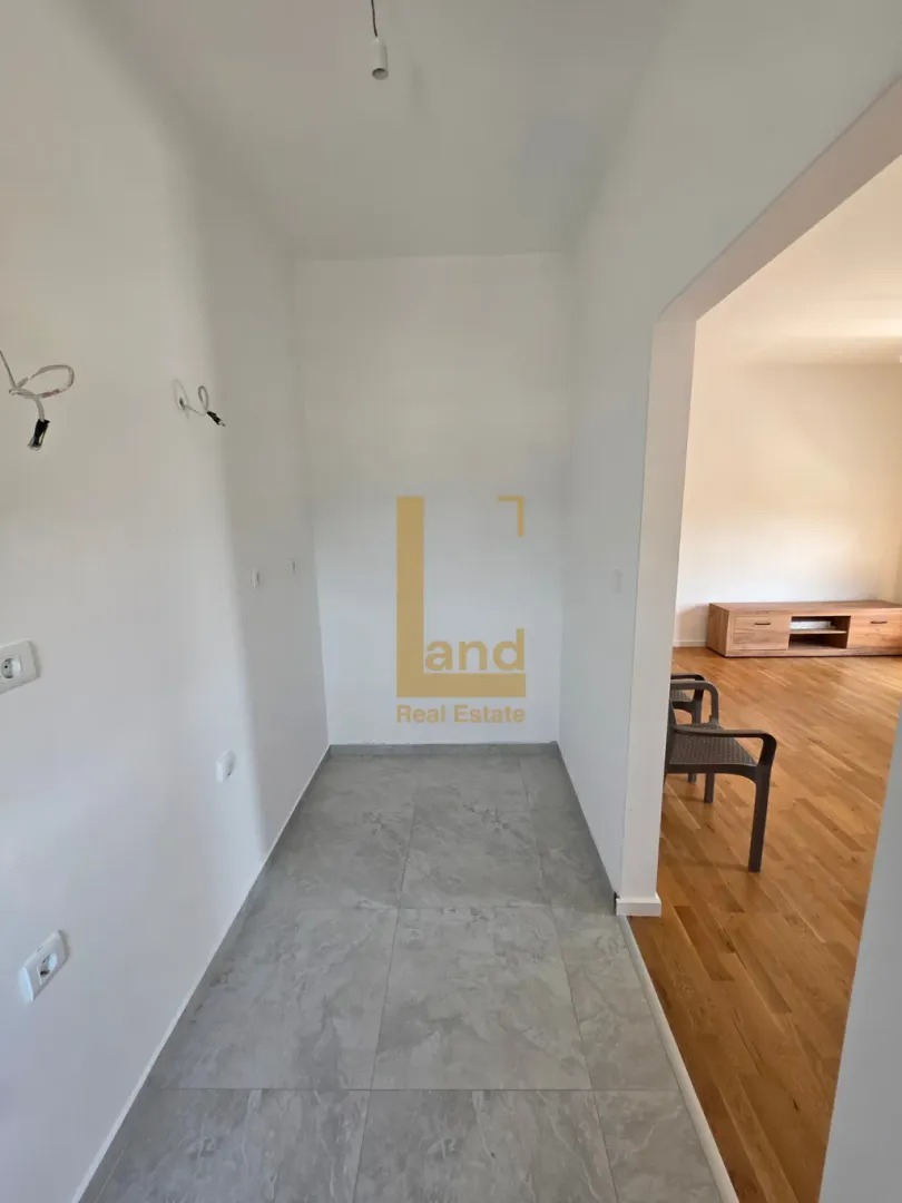 Prodaja, dvosoban stan, 64m², Tološi, Podgorica