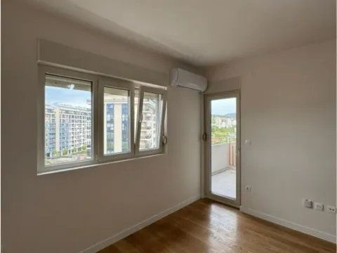Izdavanje, jednosoban stan, 49m², Central Point, Podgorica - image 7
