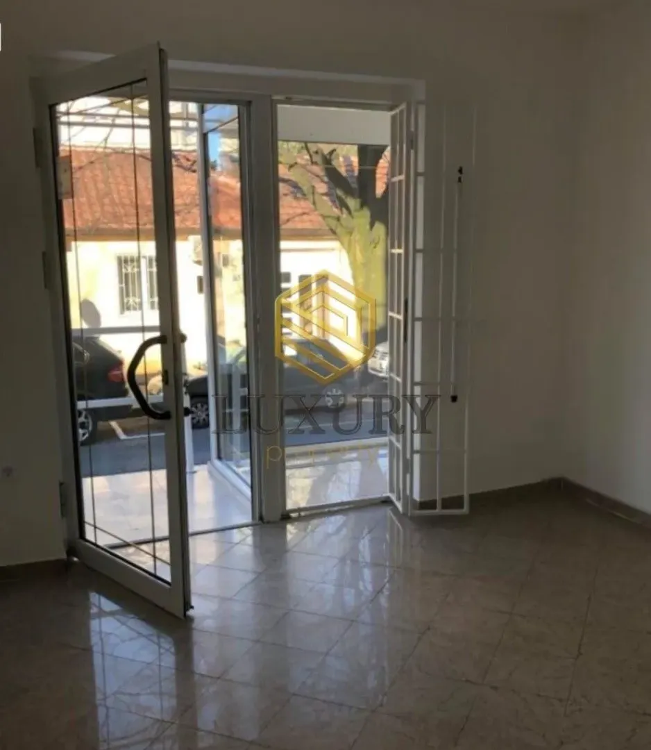 Rent, office space, 25m², Centar, Podgorica