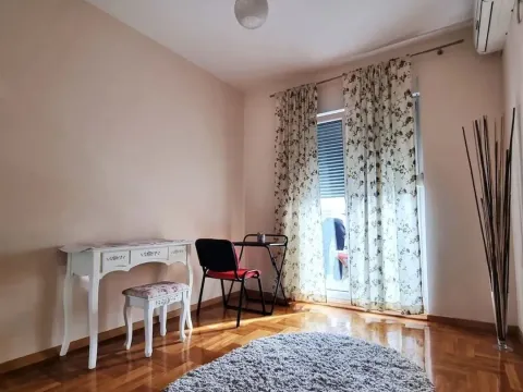Rent, three bedroom apartment, 82m², Pobrežje, Podgorica - image 8