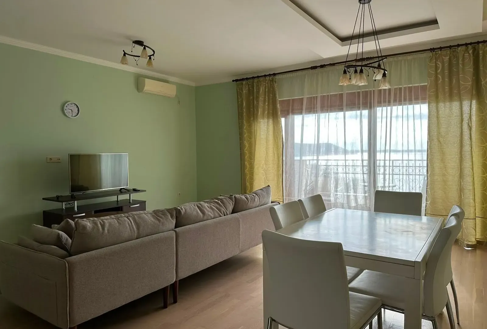 Prodaja, dvosoban stan, 88m², Zelenika, Herceg Novi