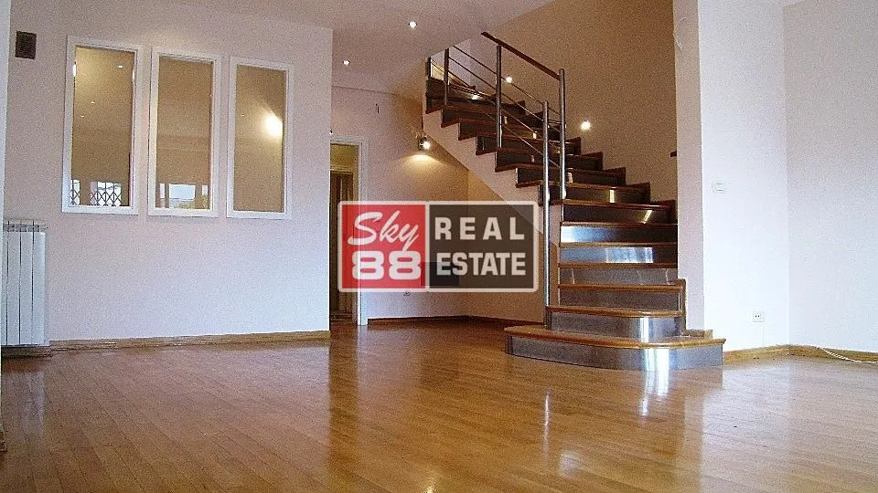 Izdavanje, kuća, 215m², Savski Venac, Beograd