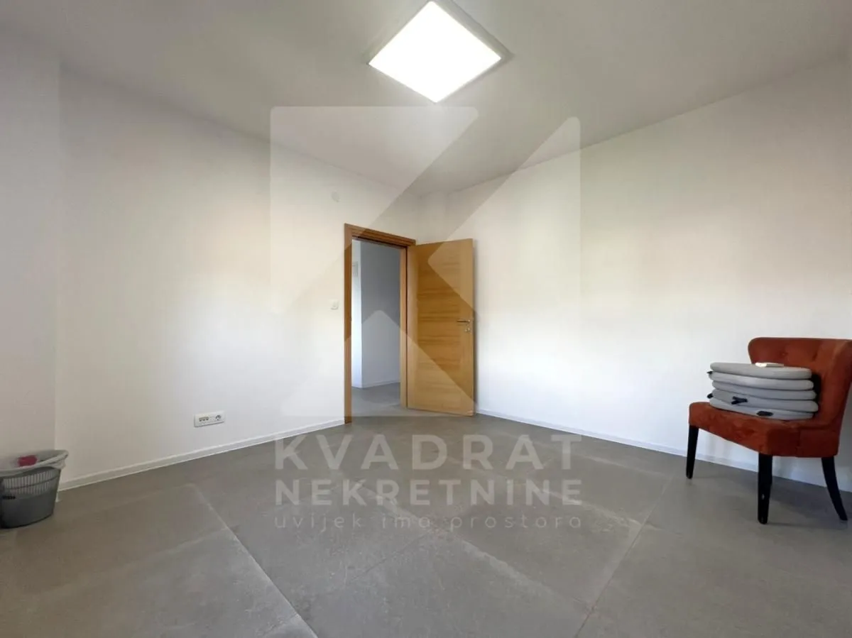 Rent, office space, 120m², Centar, Podgorica
