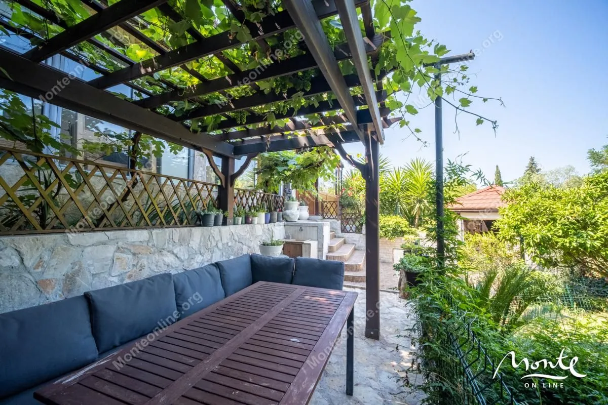 Prodaja, kuća, 130m², Tivat, Crna Gora