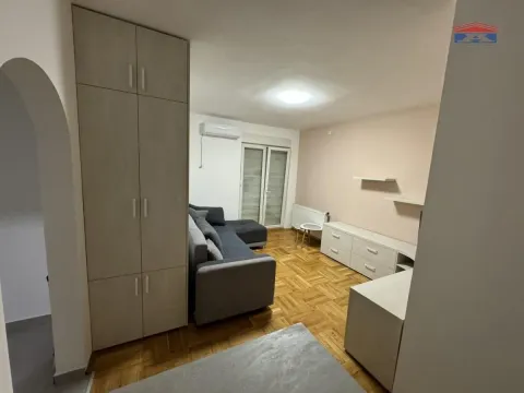Izdavanje, garsonjera, 25m², Grbavica, Novi Sad Sve Podlokacije - image 8