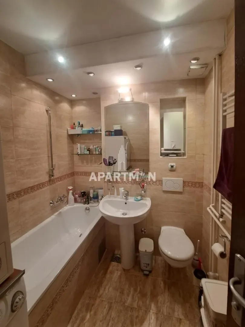 Prodaja, četvorosoban stan, 109m², Vračar Sve Podlokacije, Beograd