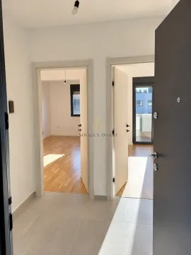 Prodaja, jednosoban stan, 41m², Stari Aerodrom, Podgorica - image 2