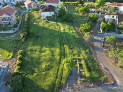 Zemljište in Zlatica