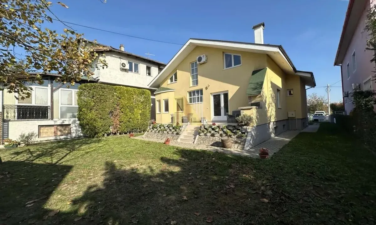 Sale, house, 298m², Klisa, Novi Sad Sve Podlokacije