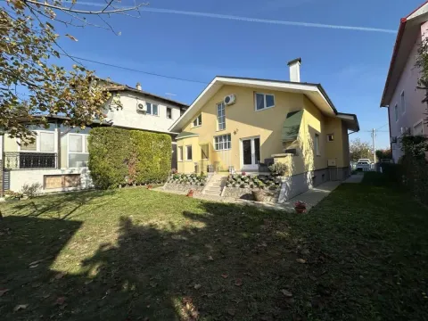 Sale, house, 298m², Klisa, Novi Sad Sve Podlokacije - image 1