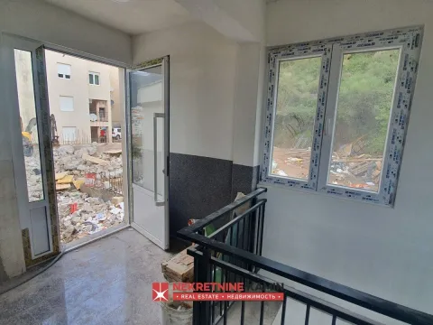 Sale, one bedroom apartment, 41m², Podkošljun, Budva - image 9