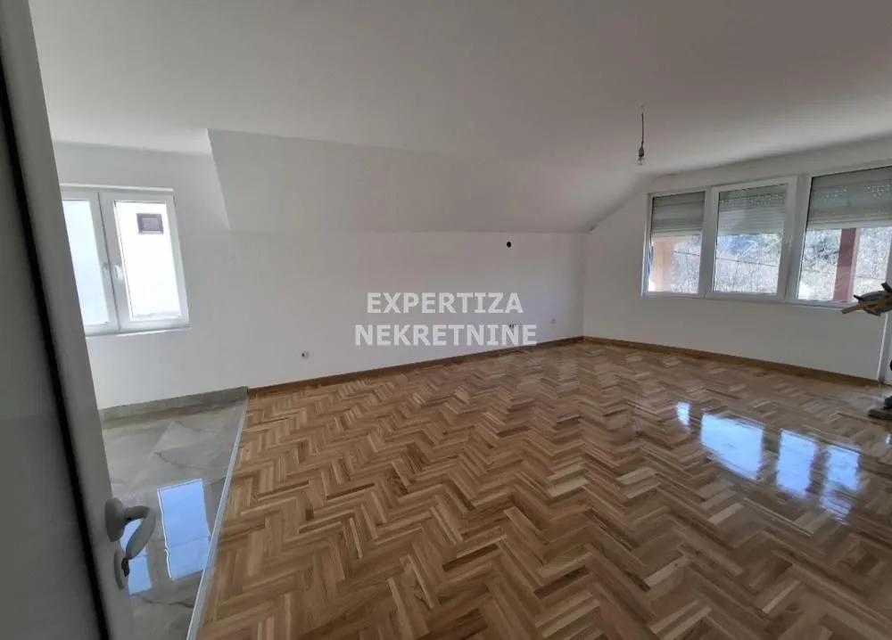 Prodaja, kuća, 250m², Čukarica, Beograd
