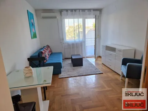 Stan in Bulevar Oslobodjenja