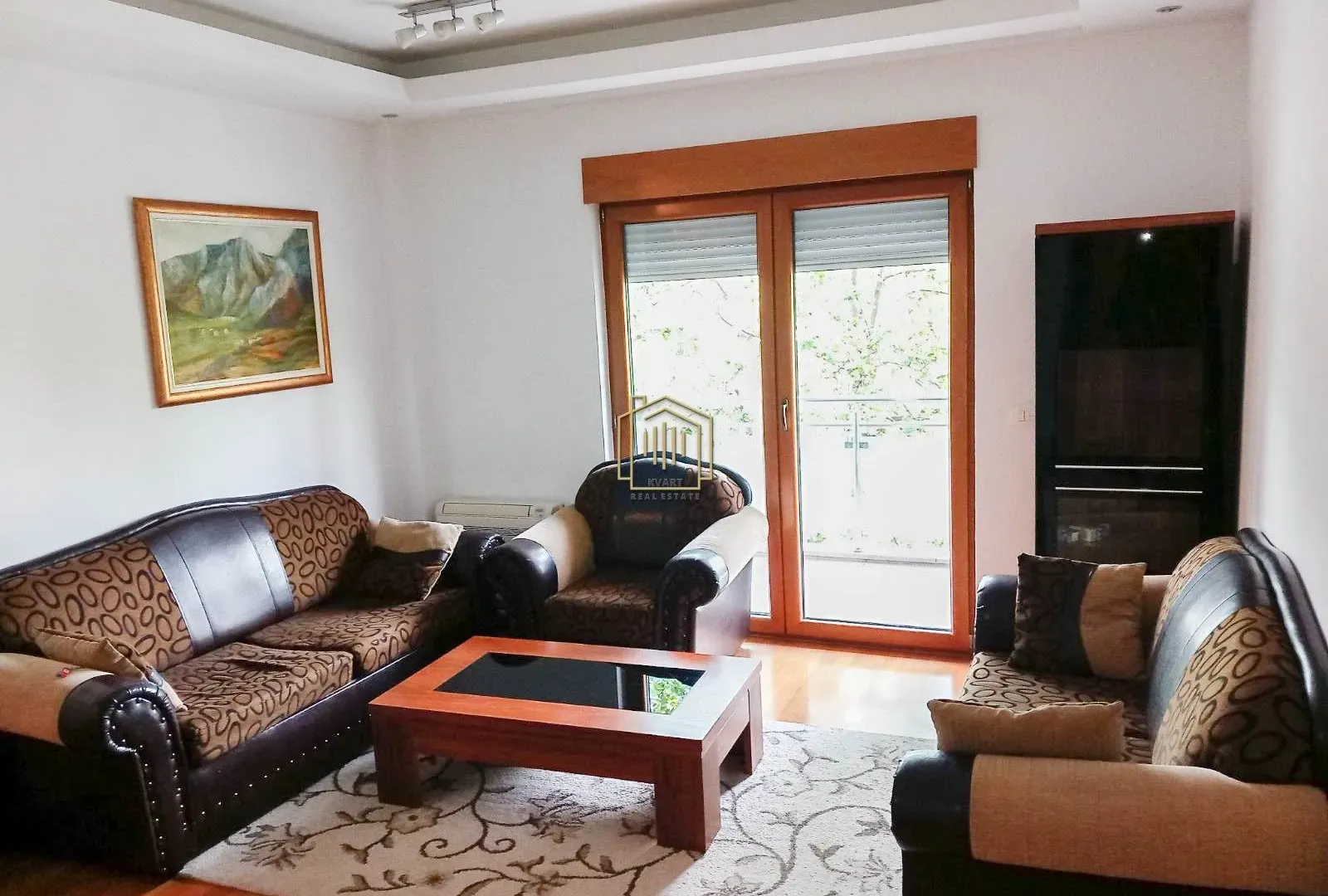 Izdavanje, trosoban stan, 103m², Stari Aerodrom, Podgorica