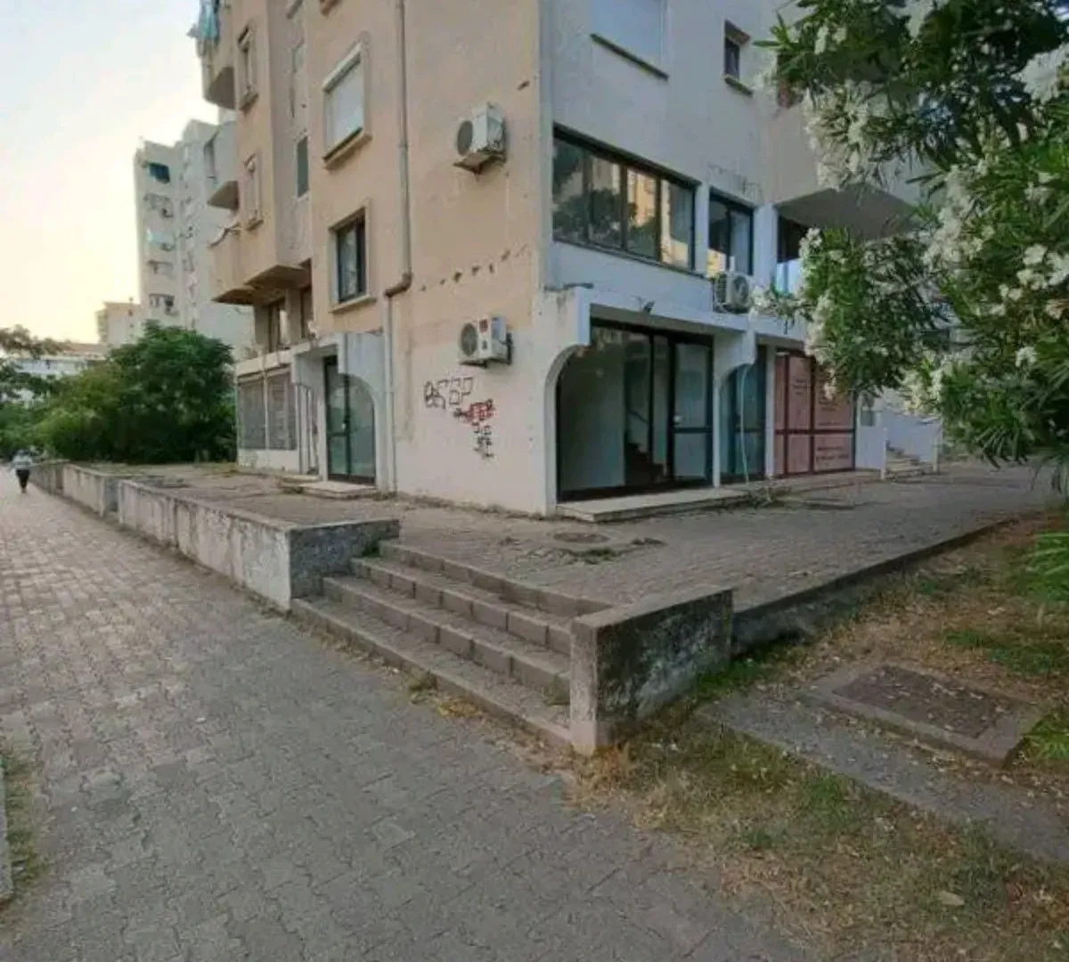 Prodaja, poslovni prostor, 32m², Bar, Crna Gora