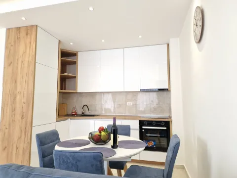 Rent, one bedroom apartment, 47m², Budva, Crna Gora - image 5