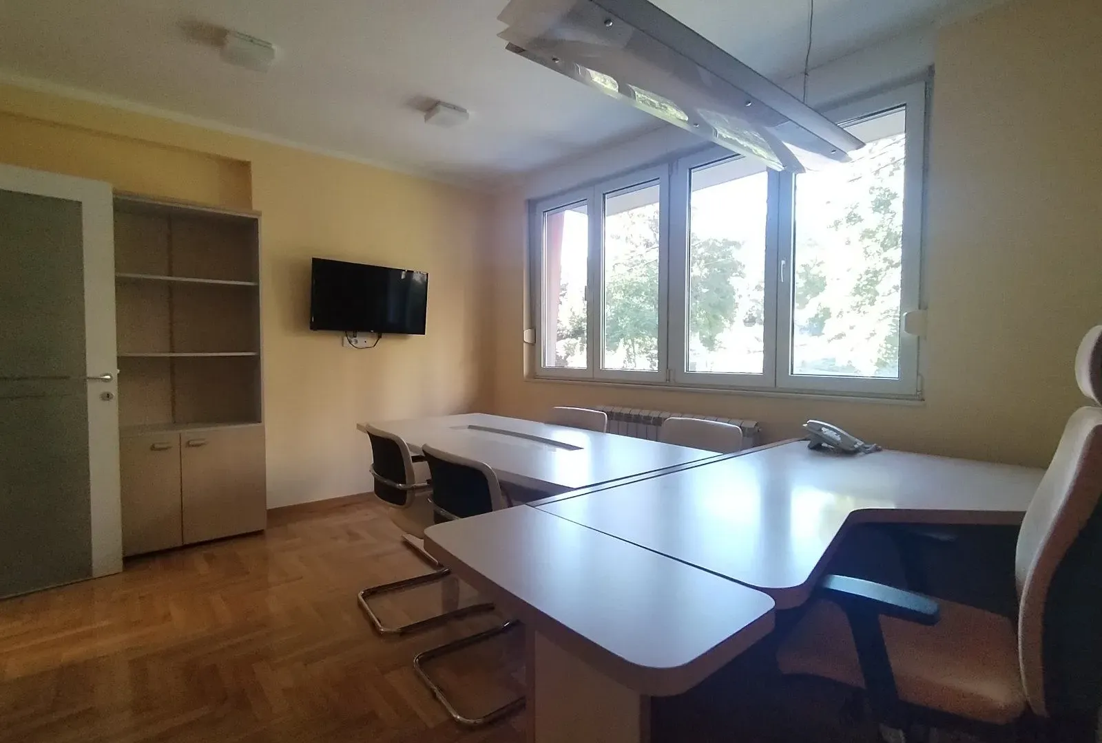 Izdavanje, poslovni prostor, 62m², Vračar Sve Podlokacije, Beograd