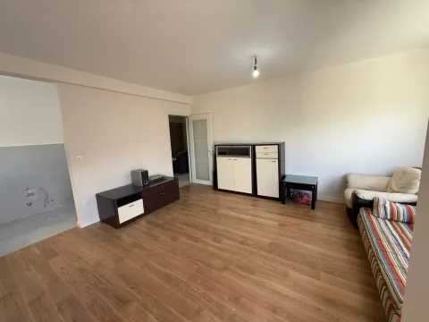 Izdavanje, dvosoban stan, 74m², Central Point, Podgorica - image 4