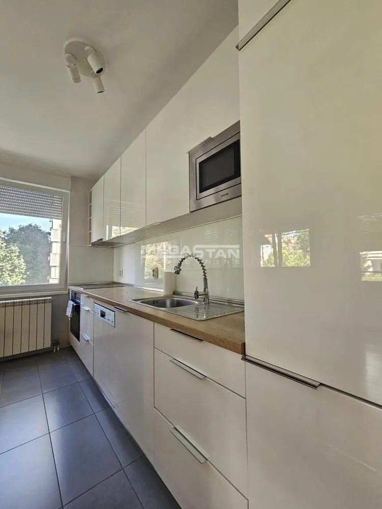 Prodaja, trosoban stan, 81m², Lekino Brdo, Voždovac Sve Podlokacije