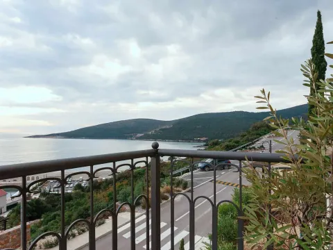 Izdavanje, kuća, 130m², Luštica Bay, Tivat - image 12