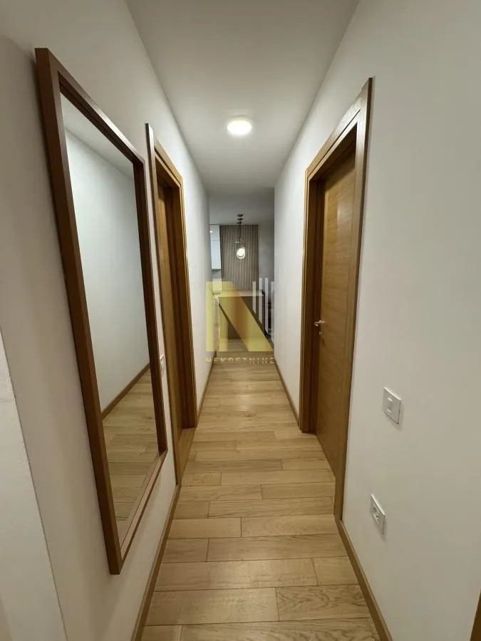 Izdavanje, dvosoban stan, 58m², Centar, Novi Sad