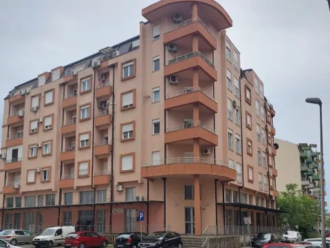 Izdavanje, dvosoban stan, 84m², Krivi Most, Podgorica - image 18