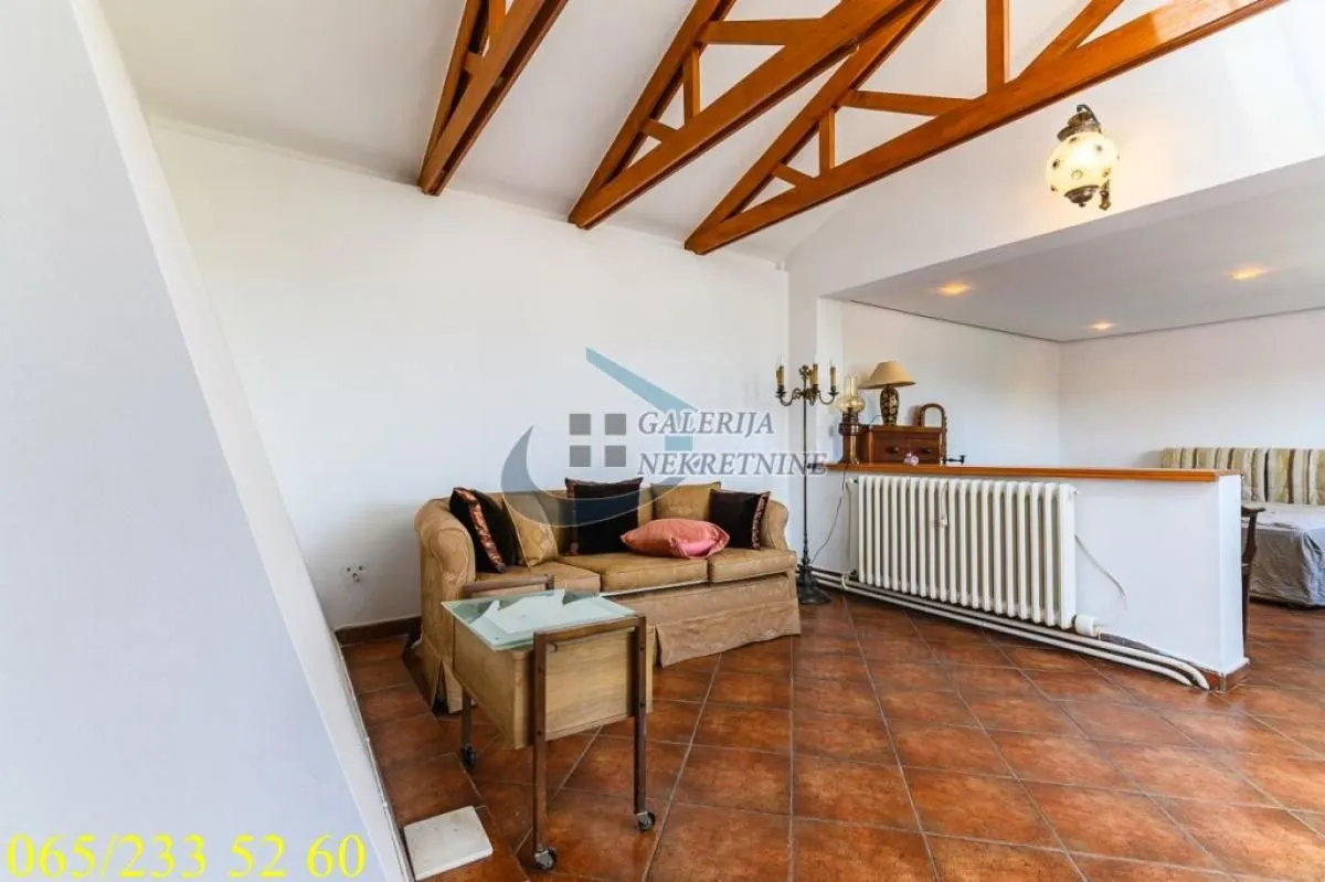 Izdavanje, trosoban stan, 96m², Lion, Zvezdara Sve Podlokacije