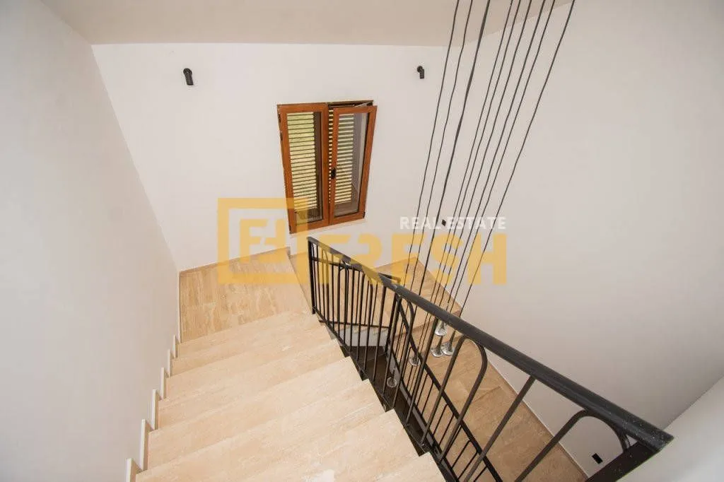 Rent, house, 700m², Zeta, Podgorica